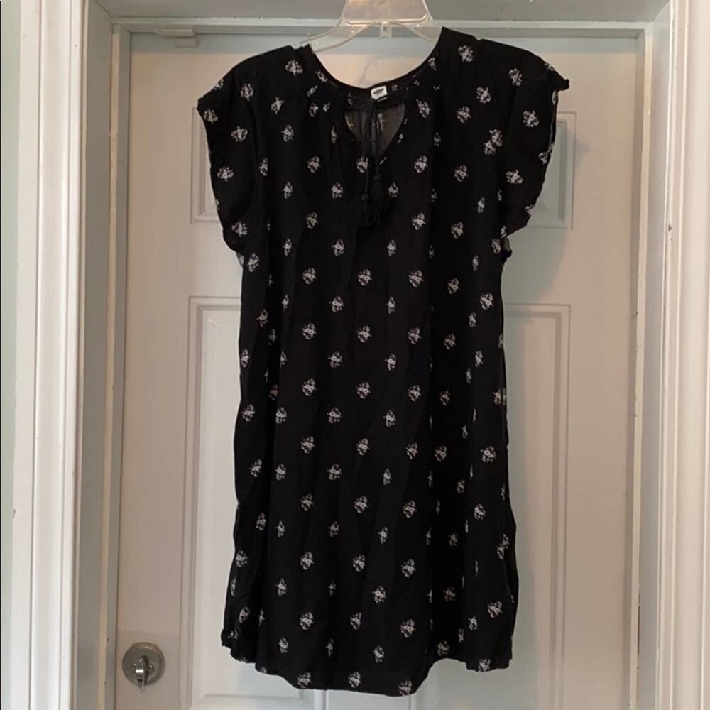 Old Navy Black Ruffled Sleeve Dress - Picture 1 of 7